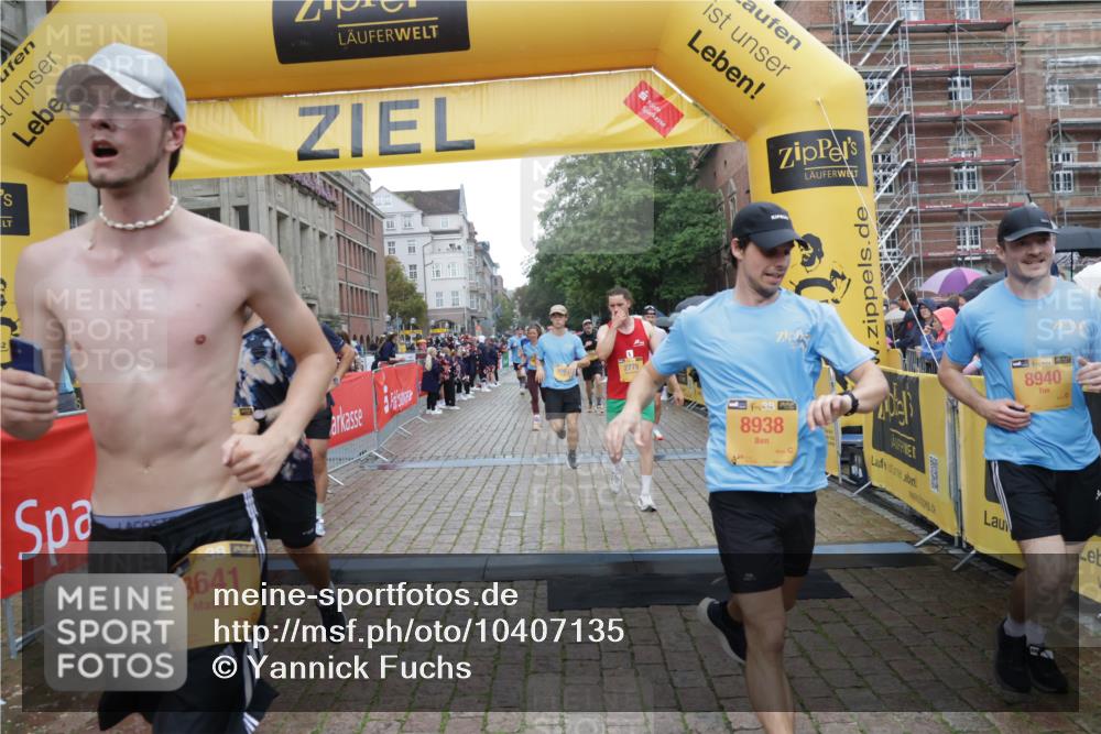 13.09.2026 - Kiel Lauf Yannick Fuchs http://msf.ph/oto/10407135 13.09.2026 10:34:10 Ziel 1299, 1352, 2009, 3099, 3384, 3395, 3704, 3819, 4679, 5165, 5175, 6344, 7378, 7932, 8646, 9078, 9373, 9491, 9788, 10310, 11002, 11318, 11732, 12120, 12169, 115, 435, 446, 908, 965, 1730, 2073, 2285, 2333, 2577, 3323, 3799, 3819, 3924, 4300, 4739, 4776, 5160, 5773, 5961, 6569, 6973, 7372, 7925, 8022, 8225, 8362, 8896, 9081, 9491, 10179, 10984, 11289, 11591, 11604, 11707, 12729, 93, 244, 1086, 1668, 2094, 2465, 4466, 4723, 4820, 5125, 5737, 5996, 10893 meine-sportfotos.de