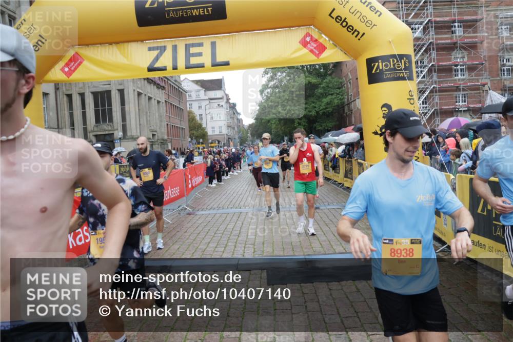 13.09.2026 - Kiel Lauf Yannick Fuchs http://msf.ph/oto/10407140 13.09.2026 10:34:10 Ziel 1299, 1352, 2009, 3099, 3384, 3395, 3704, 3819, 4679, 5165, 5175, 6344, 7378, 7932, 8646, 9078, 9373, 9491, 9788, 10310, 11002, 11318, 11732, 12120, 12169, 115, 435, 446, 908, 965, 1730, 2073, 2285, 2333, 2577, 3323, 3799, 3819, 3924, 4300, 4739, 4776, 5160, 5773, 5961, 6569, 6973, 7372, 7925, 8022, 8225, 8362, 8896, 9081, 9491, 10179, 10984, 11289, 11591, 11604, 11707, 12729, 93, 244, 1086, 1668, 2094, 2465, 4466, 4723, 4820, 5125, 5737, 5996, 10893 meine-sportfotos.de