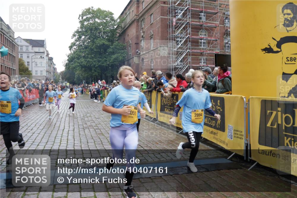 13.09.2026 - Kiel Lauf Yannick Fuchs http://msf.ph/oto/10407161 13.09.2026 09:00:06 Ziel 780, 1871, 2918, 3545, 3568, 4001, 4793, 6271, 7624, 7746, 8692, 9003, 9421, 9520, 10083, 12137, 12371, 28, 533, 579, 621, 2789, 2906, 2962, 3537, 3865, 3867, 3890, 4481, 7919, 7981, 8530, 8673, 8932, 9036, 9151, 9370, 9394, 9939, 10665, 11364, 11570, 11980, 12298, 12329, 12586, 65, 783, 897, 1284, 1538, 2513, 2894, 3549, 4661, 4821, 6258, 6487, 6606, 6808, 10592, 11727, 12051, 12662, 125, 579, 1413, 1549, 1792, 2342, 3165, 3890, 4481, 9370, 11570, 12586 meine-sportfotos.de