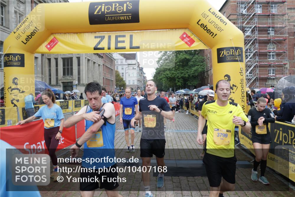 13.09.2026 - Kiel Lauf Yannick Fuchs http://msf.ph/oto/10407168 13.09.2026 10:34:16 Ziel 244, 1299, 1668, 2009, 3384, 4466, 4679, 5165, 6344, 7932, 7933, 8646, 9788, 10893, 11002, 11153, 12020, 12120, 115, 908, 965, 1352, 1730, 2285, 2333, 2577, 3099, 3395, 3704, 3819, 4300, 4739, 4776, 5160, 5175, 5773, 6973, 7372, 7378, 7925, 8022, 8362, 8896, 9078, 9081, 9373, 9491, 10179, 10310, 11318, 11591, 11604, 11707, 11732, 12169, 93, 1086, 2044, 2094, 2465, 3180, 3864, 4351, 4608, 4723, 4735, 4820, 5125, 5737, 5996, 6260, 7928, 8480, 10549, 10904, 3924, 4776, 6973 meine-sportfotos.de