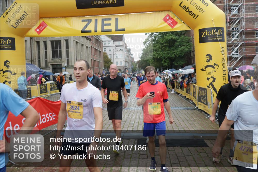 13.09.2026 - Kiel Lauf Yannick Fuchs http://msf.ph/oto/10407186 13.09.2026 10:34:21 Ziel 93, 244, 1086, 1668, 2094, 3384, 4466, 4679, 4820, 5165, 6344, 7932, 7933, 8646, 9788, 10893, 11002, 11153, 12020, 12120, 115, 908, 965, 1299, 1352, 1730, 2009, 2285, 2333, 2577, 3099, 3395, 3704, 3819, 4300, 4739, 5160, 5175, 5773, 7378, 7925, 7932, 8022, 8362, 9078, 9081, 9373, 9491, 10179, 10310, 11002, 11318, 11591, 11604, 11732, 12169, 1667, 2044, 2465, 3180, 3864, 4351, 4608, 4723, 4735, 5125, 5737, 5996, 6225, 6260, 6941, 7928, 8480, 10549, 10904, 3924, 4776, 6973 meine-sportfotos.de