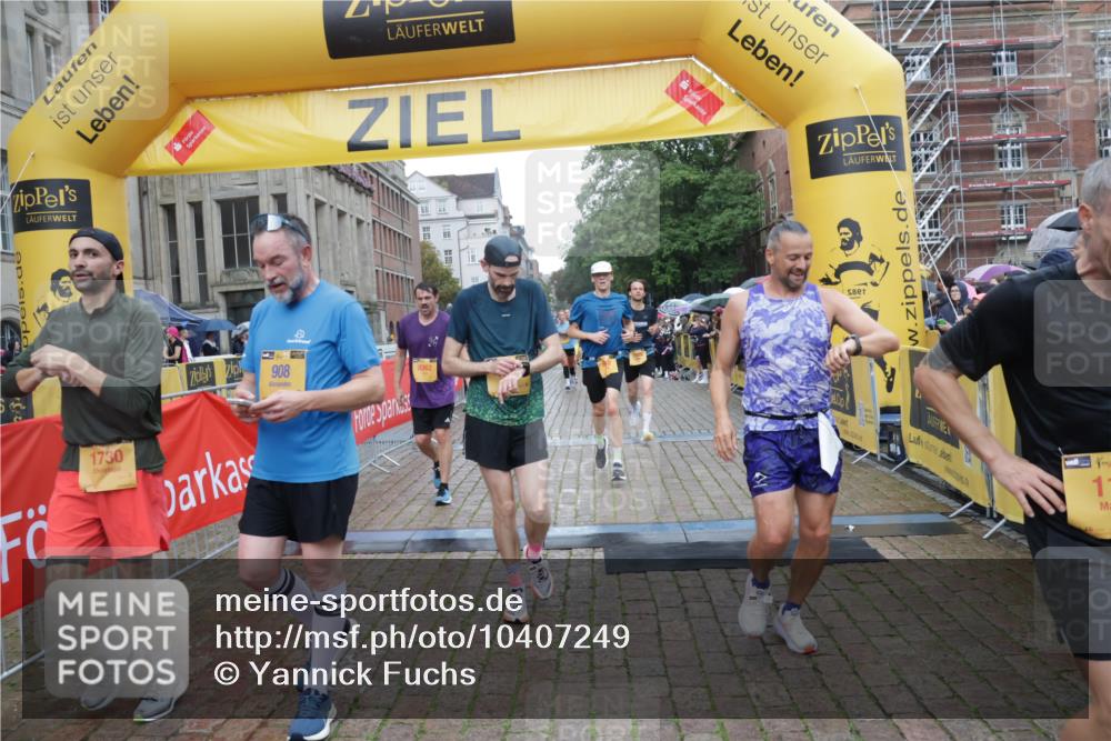 13.09.2026 - Kiel Lauf Yannick Fuchs http://msf.ph/oto/10407249 13.09.2026 10:34:30 Ziel 93, 1086, 2044, 2094, 2465, 3180, 3864, 4351, 4608, 4723, 4735, 4820, 5125, 5737, 5996, 6260, 7387, 7928, 7933, 8480, 10904, 10905, 12070, 244, 965, 1299, 1352, 1668, 2009, 2333, 2577, 3099, 3384, 3395, 3704, 3819, 4466, 4679, 5165, 5175, 5773, 6344, 7378, 7925, 7932, 7933, 8022, 8646, 9078, 9081, 9373, 9491, 9788, 10179, 10310, 10893, 11002, 11153, 11318, 11732, 12020, 12120, 12169, 1307, 1667, 2432, 2449, 5576, 6225, 6941, 7006, 7273, 7672, 8195, 8746, 9276, 10549 meine-sportfotos.de