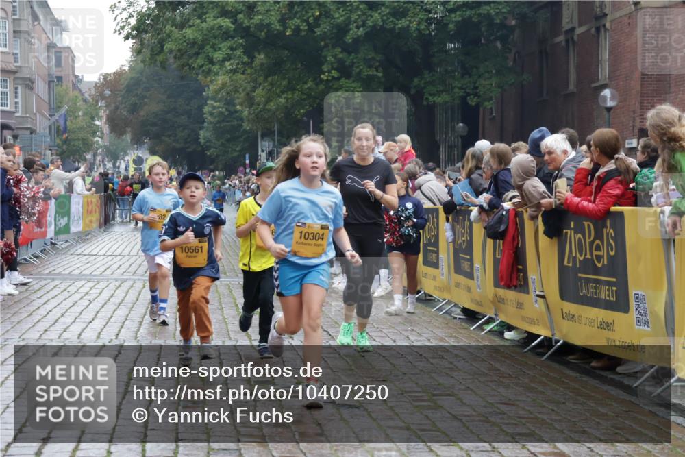 13.09.2026 - Kiel Lauf Yannick Fuchs http://msf.ph/oto/10407250 13.09.2026 09:00:15 Ziel 65, 783, 1538, 2513, 3549, 4001, 4661, 4793, 4821, 6258, 6606, 9003, 9421, 9520, 10083, 10223, 10592, 12137, 12662, 28, 533, 621, 780, 1871, 2789, 2906, 2918, 2962, 3545, 3568, 3865, 3867, 6271, 7624, 7746, 7919, 8673, 8692, 8932, 9036, 9939, 11980, 12298, 12329, 12371, 897, 1284, 2894, 4093, 6487, 6808, 10304, 10561, 10562, 11727, 12051, 579, 621, 2906, 3537, 3890, 7919, 8530, 8932, 9151, 9394, 11364, 11980, 12329, 12586 meine-sportfotos.de