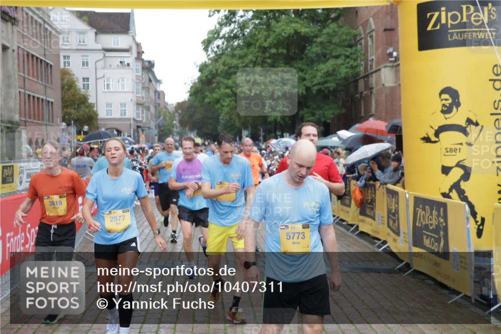 13.09.2026 - Kiel Lauf Yannick Fuchs http://msf.ph/oto/10407311 13.09.2026 10:34:36 Ziel 1667, 2044, 2465, 3180, 3864, 4351, 4608, 4723, 4735, 5125, 5737, 5996, 6225, 6260, 6941, 7387, 7928, 8480, 10549, 10904, 10905, 11374, 12070, 93, 244, 1086, 1299, 1352, 1668, 2009, 2094, 3099, 3384, 3395, 3704, 4466, 4679, 4820, 5165, 5175, 6344, 7378, 7932, 7933, 8646, 9078, 9373, 9788, 10310, 10893, 11002, 11153, 11318, 11732, 12020, 12120, 12169, 1307, 2432, 2449, 3470, 3547, 3603, 5218, 5576, 7006, 7273, 7672, 8195, 8746, 9276, 3099, 3395 meine-sportfotos.de
