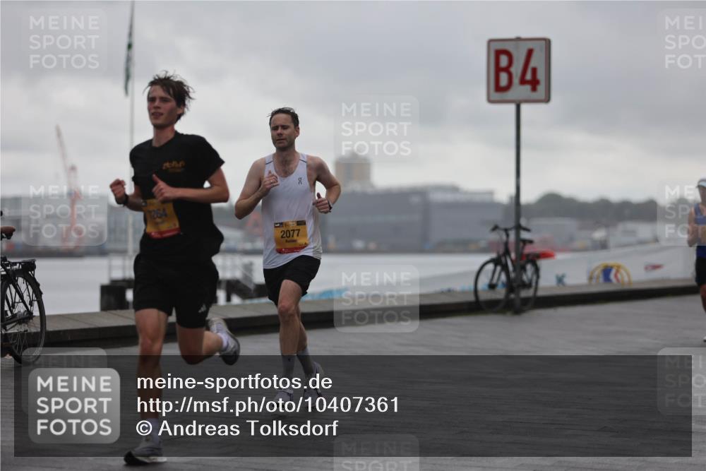 13.09.2026 - Kiel Lauf Andreas Tolksdorf http://msf.ph/oto/10407361 13.09.2026 11:37:55 Kiellinie 1264, 38, 2077, 4 meine-sportfotos.de