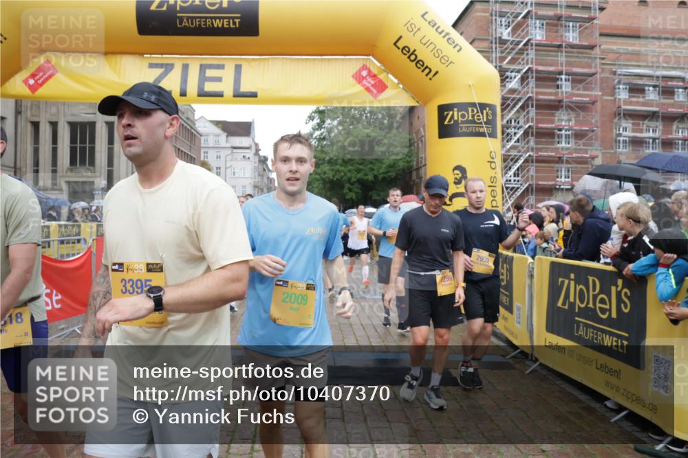 13.09.2026 - Kiel Lauf Yannick Fuchs http://msf.ph/oto/10407370 13.09.2026 10:34:47 Ziel 1307, 1667, 2432, 2449, 3547, 5218, 5576, 6225, 6941, 7006, 7273, 7672, 8195, 8746, 9276, 9389, 11163, 11374, 93, 244, 1086, 1668, 2044, 2094, 2465, 3180, 3384, 3864, 4351, 4466, 4608, 4679, 4723, 4735, 4820, 5125, 5165, 5737, 5996, 6260, 6344, 7387, 7928, 7933, 8480, 8646, 9788, 10549, 10893, 10904, 10905, 11153, 12020, 12070, 12120, 1640, 2268, 3400, 3470, 3603, 4028, 4449, 5247, 7960, 9220, 9541, 9853, 9988, 10361, 10676, 12095, 1299, 2009, 5175, 7378 meine-sportfotos.de