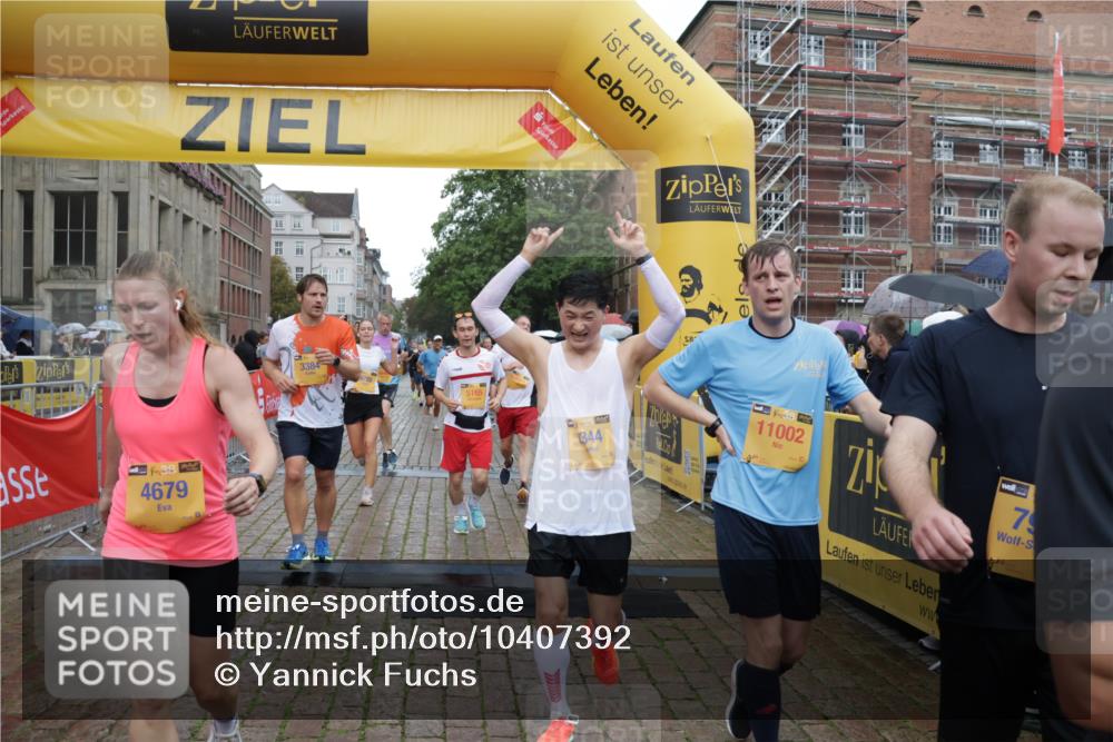 13.09.2026 - Kiel Lauf Yannick Fuchs http://msf.ph/oto/10407392 13.09.2026 10:34:50 Ziel 1307, 1667, 2432, 2449, 3470, 3547, 3603, 5218, 5576, 6225, 7006, 7273, 7672, 8195, 8746, 9276, 9389, 11163, 93, 244, 1086, 1668, 2044, 2094, 2465, 3180, 3864, 4351, 4466, 4608, 4723, 4735, 4820, 5125, 5737, 5996, 6225, 6260, 6941, 7387, 7928, 7933, 8480, 8646, 9788, 10549, 10893, 10904, 10905, 11153, 11374, 12020, 12070, 1640, 2268, 3400, 4022, 4028, 4449, 4951, 5247, 5386, 6578, 6603, 7960, 8266, 9220, 9541, 9853, 9988, 10065, 10361, 10676, 11368, 12095, 244, 1299, 2009 meine-sportfotos.de