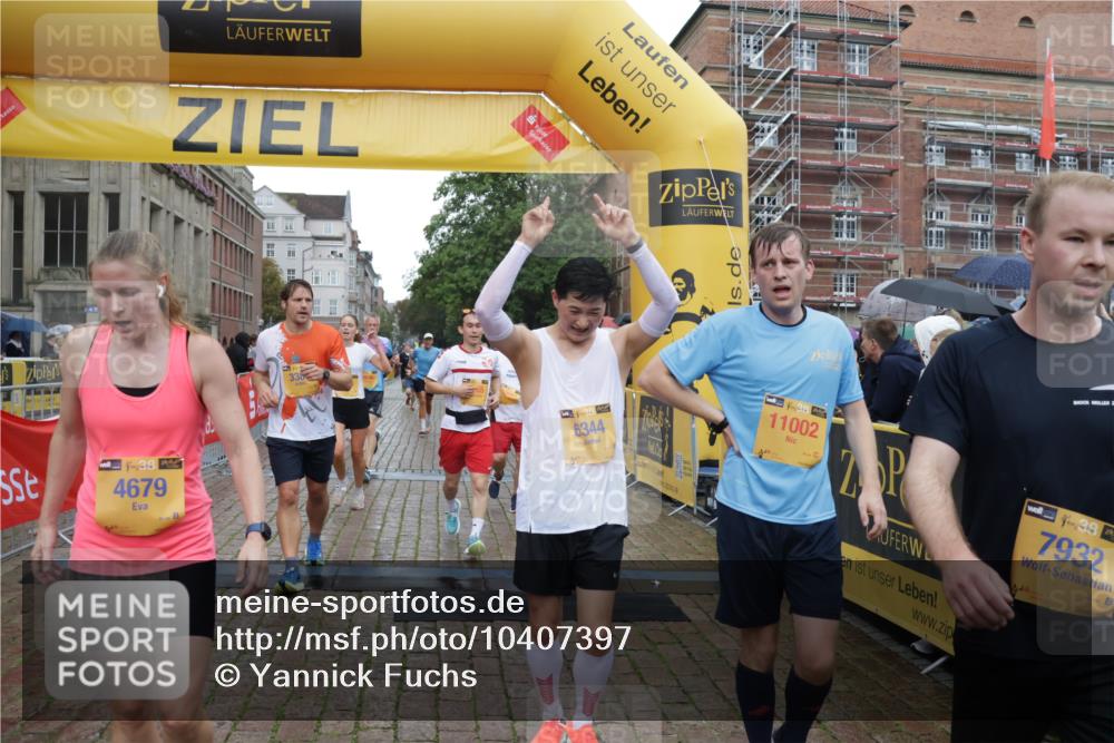13.09.2026 - Kiel Lauf Yannick Fuchs http://msf.ph/oto/10407397 13.09.2026 10:34:50 Ziel 1307, 1667, 2432, 2449, 3470, 3547, 3603, 5218, 5576, 6225, 7006, 7273, 7672, 8195, 8746, 9276, 9389, 11163, 93, 244, 1086, 1668, 2044, 2094, 2465, 3180, 3864, 4351, 4466, 4608, 4723, 4735, 4820, 5125, 5737, 5996, 6225, 6260, 6941, 7387, 7928, 7933, 8480, 8646, 9788, 10549, 10893, 10904, 10905, 11153, 11374, 12020, 12070, 1640, 2268, 3400, 4022, 4028, 4449, 4951, 5247, 5386, 6578, 6603, 7960, 8266, 9220, 9541, 9853, 9988, 10065, 10361, 10676, 11368, 12095, 244, 1299, 2009 meine-sportfotos.de