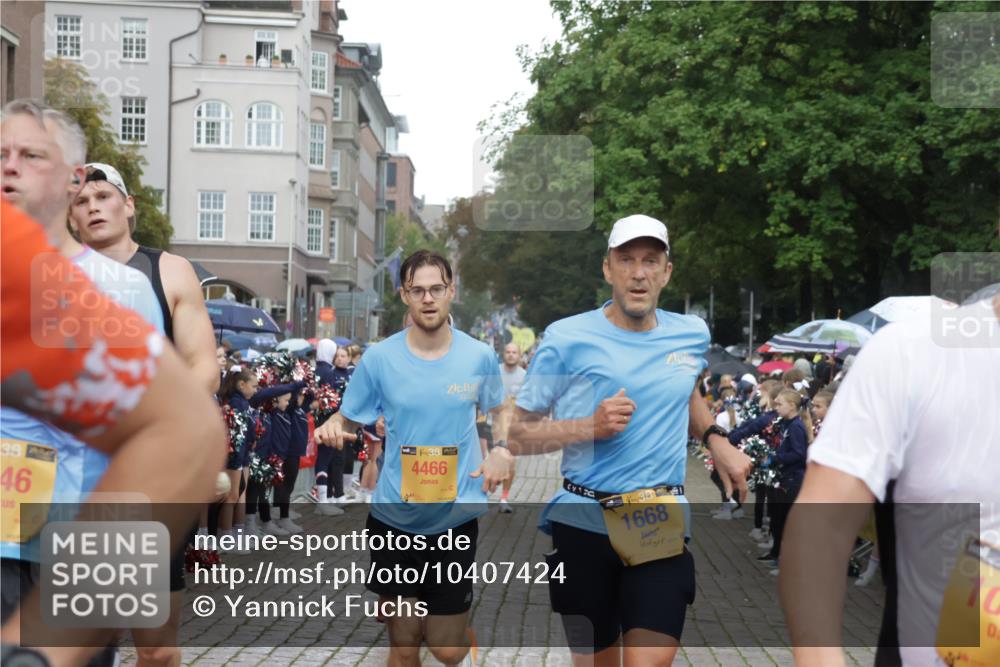 13.09.2026 - Kiel Lauf Yannick Fuchs http://msf.ph/oto/10407424 13.09.2026 10:34:53 Ziel 1307, 2432, 2449, 3470, 3547, 3603, 5218, 5576, 7006, 7273, 7672, 8195, 8746, 9276, 10361, 11163, 93, 1086, 1307, 1667, 2044, 2094, 2465, 3180, 3864, 4351, 4466, 4608, 4723, 4735, 4820, 5125, 5737, 5996, 6225, 6260, 6941, 7387, 7928, 7933, 8480, 9276, 9389, 10549, 10904, 10905, 11374, 12020, 12070, 1640, 2268, 3400, 4022, 4028, 4449, 4951, 5247, 5386, 6578, 6603, 7960, 8164, 8266, 8750, 9220, 9261, 9264, 9541, 9853, 9988, 10065, 10475, 10676, 11368, 12095, 244 meine-sportfotos.de