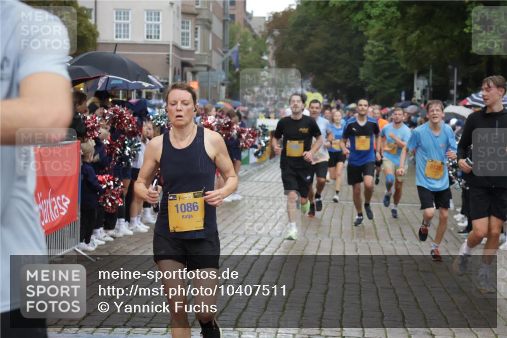 13.09.2026 - Kiel Lauf Yannick Fuchs http://msf.ph/oto/10407511 13.09.2026 10:35:01 Ziel 1640, 2268, 3400, 3470, 3547, 3603, 4028, 4449, 5218, 5247, 7960, 9220, 9541, 9853, 9988, 10361, 10676, 11163, 1307, 1667, 2044, 2432, 2449, 2465, 3180, 3864, 4351, 4608, 4723, 4735, 5125, 5218, 5576, 5737, 5996, 6225, 6260, 6941, 7006, 7273, 7387, 7672, 7928, 8195, 8480, 8746, 9276, 9389, 10549, 10904, 10905, 11374, 12070, 400, 1784, 2390, 2687, 4022, 4951, 5386, 6578, 6603, 7971, 8164, 8266, 8750, 9261, 9264, 10065, 10475, 11368, 11568, 11758, 12095, 93 meine-sportfotos.de