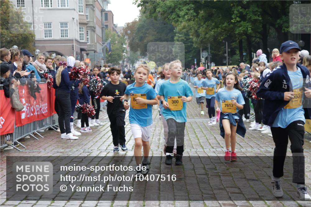 13.09.2026 - Kiel Lauf Yannick Fuchs http://msf.ph/oto/10407516 13.09.2026 09:01:01 Ziel 3135, 3611, 6561, 7991, 9503, 11425, 12506, 282, 1446, 3268, 4093, 7487, 10304, 10561, 10562, 10636, 300, 1662, 1794, 2553, 7613, 7982, 8614, 8691, 897, 1284, 2894, 3549, 6258, 6487, 6606, 6808, 10592, 11727, 12051 meine-sportfotos.de