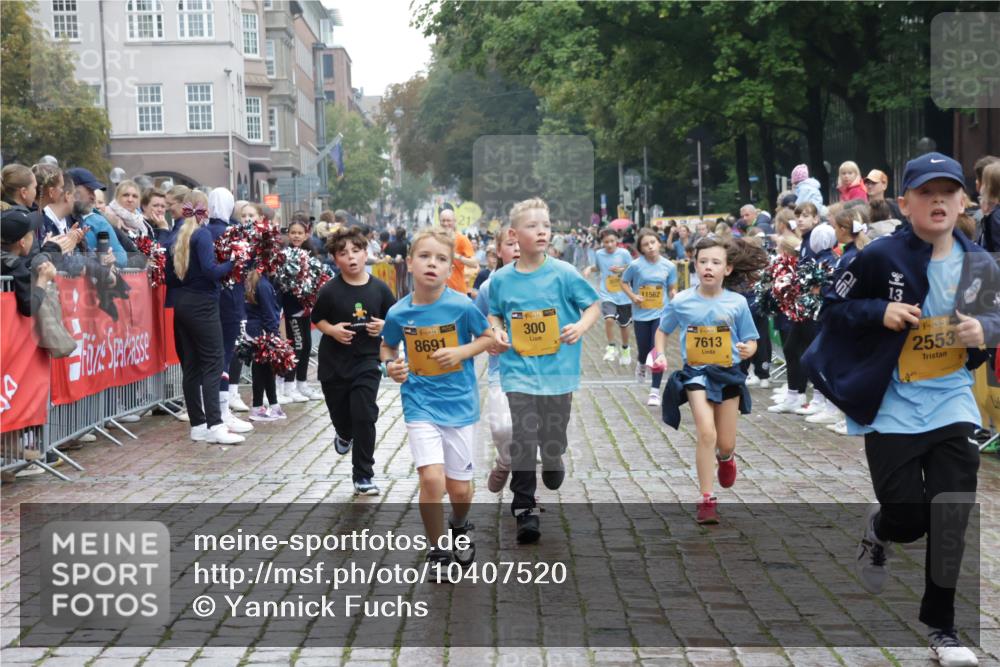 13.09.2026 - Kiel Lauf Yannick Fuchs http://msf.ph/oto/10407520 13.09.2026 09:01:01 Ziel 3135, 3611, 6561, 7991, 9503, 11425, 12506, 282, 1446, 3268, 4093, 7487, 10304, 10561, 10562, 10636, 300, 1662, 1794, 2553, 7613, 7982, 8614, 8691, 897, 1284, 2894, 3549, 6258, 6487, 6606, 6808, 10592, 11727, 12051 meine-sportfotos.de