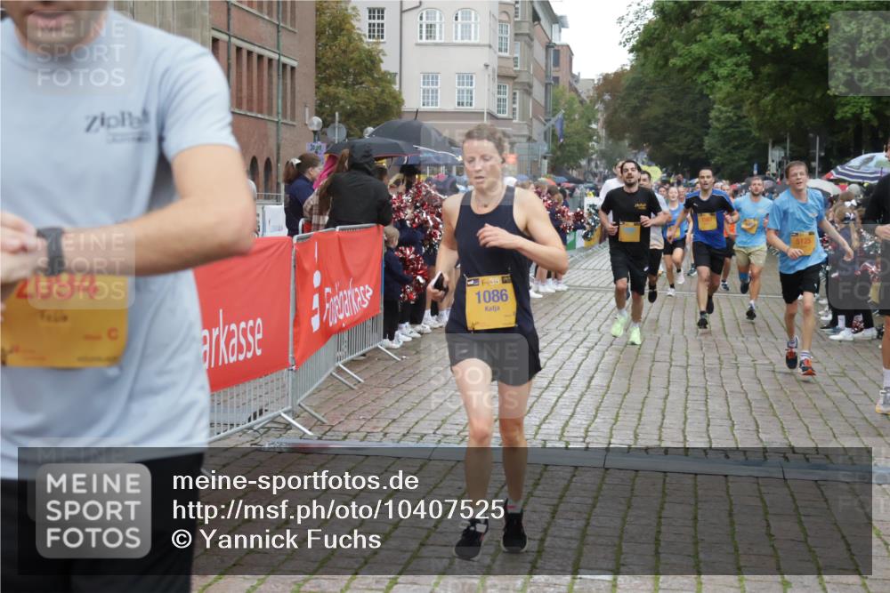 13.09.2026 - Kiel Lauf Yannick Fuchs http://msf.ph/oto/10407525 13.09.2026 10:35:01 Ziel 1640, 2268, 3400, 3470, 3547, 3603, 4028, 4449, 5218, 5247, 7960, 9220, 9541, 9853, 9988, 10361, 10676, 11163, 1307, 1667, 2044, 2432, 2449, 2465, 3180, 3864, 4351, 4608, 4723, 4735, 5125, 5218, 5576, 5737, 5996, 6225, 6260, 6941, 7006, 7273, 7387, 7672, 7928, 8195, 8480, 8746, 9276, 9389, 10549, 10904, 10905, 11374, 12070, 400, 1784, 2390, 2687, 4022, 4951, 5386, 6578, 6603, 7971, 8164, 8266, 8750, 9261, 9264, 10065, 10475, 11368, 11568, 11758, 12095, 93 meine-sportfotos.de