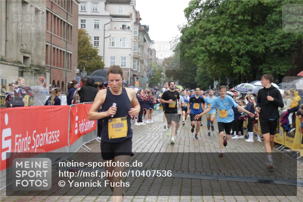 13.09.2026 - Kiel Lauf Yannick Fuchs http://msf.ph/oto/10407536 13.09.2026 10:35:02 Ziel 1640, 2268, 3400, 3470, 3547, 3603, 4028, 4449, 5247, 7960, 9220, 9541, 9853, 9988, 10361, 10676, 11163, 12095, 1307, 1667, 2044, 2432, 2449, 2465, 3180, 3547, 3864, 4351, 4608, 4723, 4735, 5125, 5218, 5576, 5737, 5996, 6225, 6260, 6941, 7006, 7273, 7387, 7672, 7928, 8195, 8480, 8746, 9276, 9389, 10549, 10904, 10905, 11163, 11374, 12070, 400, 1784, 2390, 2687, 4022, 4951, 5293, 5386, 6578, 6603, 7971, 8164, 8266, 8750, 9261, 9264, 10065, 10475, 11368, 11568, 11758, 93 meine-sportfotos.de