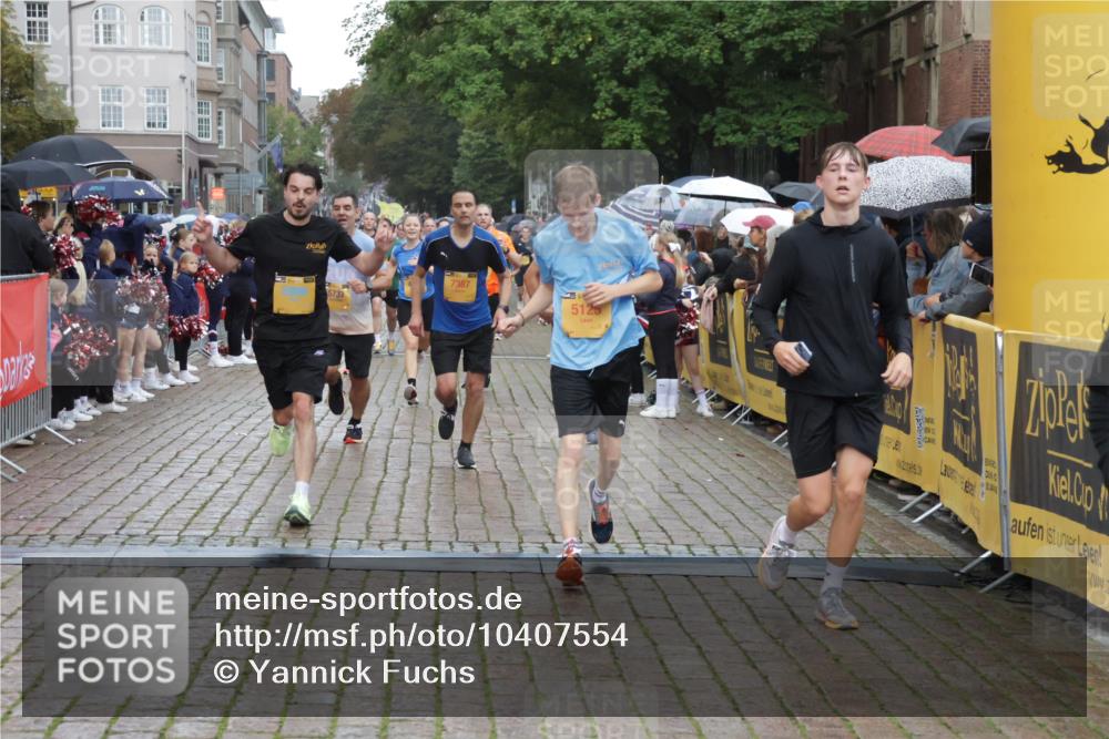 13.09.2026 - Kiel Lauf Yannick Fuchs http://msf.ph/oto/10407554 13.09.2026 10:35:03 Ziel 1640, 2268, 3400, 3470, 3603, 4028, 4449, 5247, 6578, 7960, 9220, 9541, 9853, 9988, 10065, 10361, 10676, 12095, 1307, 1667, 2044, 2432, 2449, 2465, 3180, 3547, 3864, 4351, 4608, 4723, 4735, 5125, 5218, 5576, 5737, 5996, 6225, 6260, 6941, 7006, 7273, 7387, 7672, 7928, 8195, 8480, 8746, 9276, 9389, 10549, 10904, 10905, 11163, 11374, 400, 1784, 2390, 2687, 4022, 4951, 5293, 5386, 6603, 7971, 8164, 8266, 8750, 9261, 9264, 10475, 11368, 11568, 11758, 93, 4351, 4735 meine-sportfotos.de