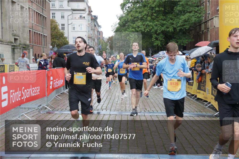 13.09.2026 - Kiel Lauf Yannick Fuchs http://msf.ph/oto/10407577 13.09.2026 10:35:04 Ziel 1640, 2268, 3400, 3470, 3603, 4028, 4449, 4951, 5247, 5386, 6578, 7960, 8266, 9220, 9541, 9853, 9988, 10065, 10361, 10676, 11368, 12095, 1307, 1667, 2044, 2432, 2449, 2465, 3180, 3470, 3547, 3603, 3864, 4351, 4608, 4723, 4735, 5218, 5576, 5737, 6225, 6260, 6941, 7006, 7273, 7387, 7672, 7928, 8195, 8480, 8746, 9276, 9389, 10549, 10904, 10905, 11163, 11374, 400, 1784, 2390, 2687, 4022, 5293, 6603, 7971, 8164, 8750, 9261, 9264, 10475, 11568, 11758, 93, 4351, 4735 meine-sportfotos.de