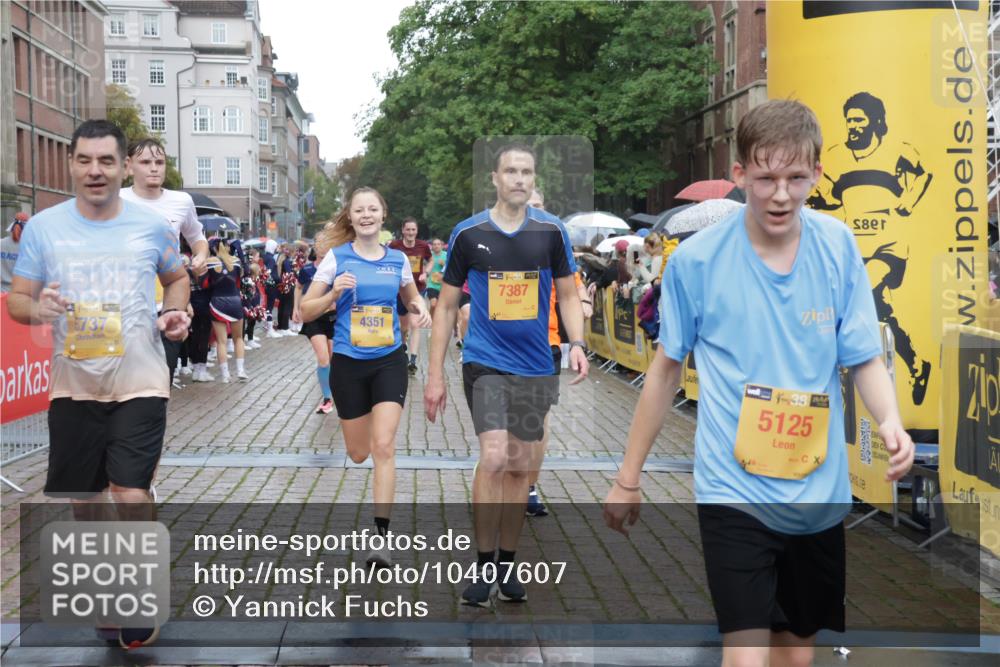 13.09.2026 - Kiel Lauf Yannick Fuchs http://msf.ph/oto/10407607 13.09.2026 10:35:06 Ziel 1640, 2268, 3400, 4022, 4028, 4449, 4951, 5247, 5386, 6578, 6603, 7960, 8164, 8266, 9220, 9541, 9853, 9988, 10065, 10361, 10676, 11368, 12095, 1307, 1667, 2044, 2432, 2449, 3180, 3470, 3547, 3603, 3864, 4351, 4608, 4735, 5218, 5576, 6225, 6260, 6941, 7006, 7273, 7672, 7928, 8195, 8480, 8746, 9276, 9389, 10549, 10904, 10905, 11163, 11374, 400, 1784, 2390, 2687, 5293, 6381, 7710, 7971, 8750, 9143, 9261, 9264, 10475, 11568, 11758, 93, 3180, 4351, 4608, 4735 meine-sportfotos.de