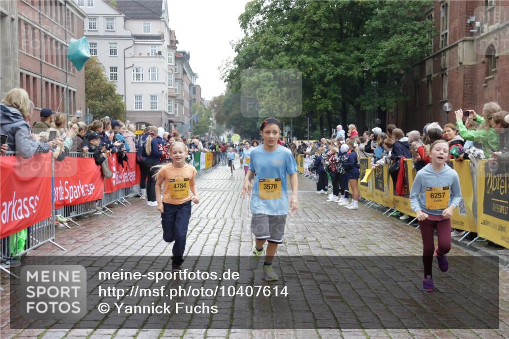 13.09.2026 - Kiel Lauf Yannick Fuchs http://msf.ph/oto/10407614 13.09.2026 09:01:09 Ziel 1662, 7982, 9503, 12506, 282, 1446, 3135, 3268, 3611, 6561, 7487, 7991, 10561, 10562, 10636, 11425, 300, 1794, 2553, 3578, 4784, 6257, 7613, 8614, 8691, 11562, 11901, 12436, 282, 4093, 10304, 10561, 10562 meine-sportfotos.de