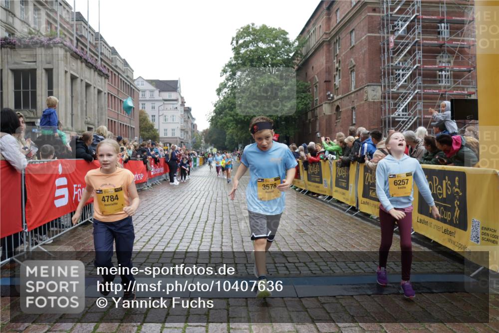 13.09.2026 - Kiel Lauf Yannick Fuchs http://msf.ph/oto/10407636 13.09.2026 09:01:11 Ziel 1662, 7982, 282, 1446, 3135, 3268, 3611, 6561, 7487, 7991, 9503, 10636, 11425, 12506, 300, 1794, 2553, 3578, 4784, 6257, 7613, 8614, 8691, 11562, 11901, 12436, 282, 1446, 3268, 4093, 10304, 10561, 10562 meine-sportfotos.de