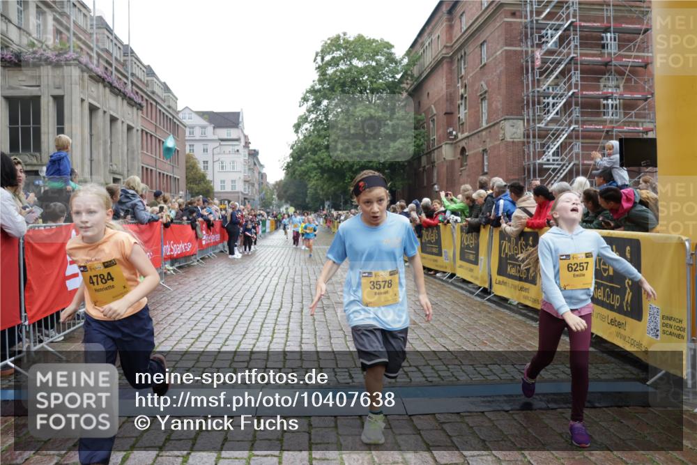 13.09.2026 - Kiel Lauf Yannick Fuchs http://msf.ph/oto/10407638 13.09.2026 09:01:11 Ziel 1662, 7982, 282, 1446, 3135, 3268, 3611, 6561, 7487, 7991, 9503, 10636, 11425, 12506, 300, 1794, 2553, 3578, 4784, 6257, 7613, 8614, 8691, 11562, 11901, 12436, 282, 1446, 3268, 4093, 10304, 10561, 10562 meine-sportfotos.de