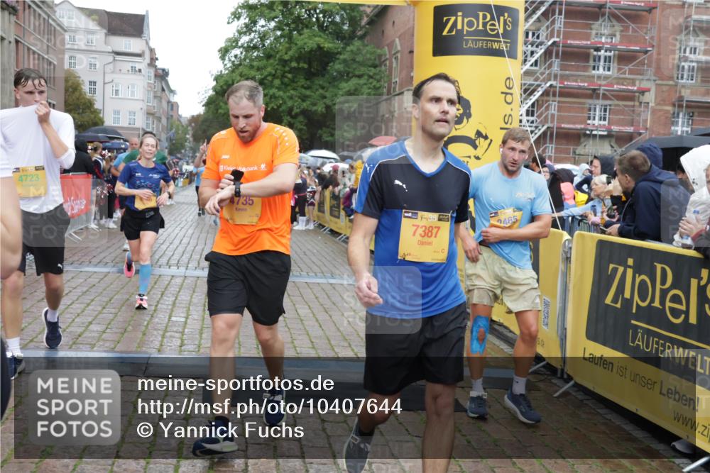 13.09.2026 - Kiel Lauf Yannick Fuchs http://msf.ph/oto/10407644 13.09.2026 10:35:08 Ziel 1640, 2268, 3400, 4022, 4028, 4449, 4951, 5247, 5386, 6578, 6603, 7960, 8164, 8266, 8750, 9220, 9261, 9264, 9541, 9853, 9988, 10065, 10361, 10475, 10676, 11368, 12095, 1307, 1667, 2044, 2432, 2449, 3180, 3470, 3547, 3603, 3864, 4608, 5218, 5576, 6225, 6941, 7006, 7273, 7672, 7928, 8195, 8480, 8746, 9276, 9389, 10361, 10549, 10904, 10905, 11163, 11374, 400, 1784, 2390, 2687, 5293, 6381, 6849, 7710, 7971, 8436, 9143, 11568, 11758, 12774, 2044, 3180, 3864, 4351, 4608, 4735 meine-sportfotos.de