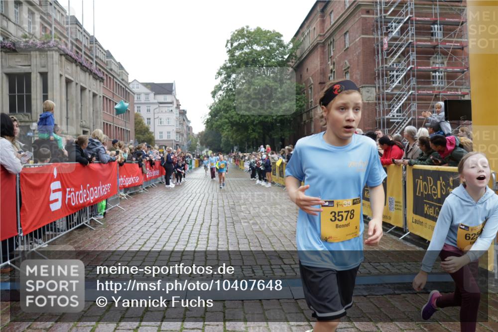 13.09.2026 - Kiel Lauf Yannick Fuchs http://msf.ph/oto/10407648 13.09.2026 09:01:12 Ziel 1662, 7982, 282, 1446, 3135, 3268, 3611, 6561, 7487, 7991, 9503, 10636, 11425, 12506, 300, 1794, 2553, 3578, 4784, 6257, 7613, 8614, 8691, 11562, 11901, 12296, 12436, 282, 1446, 3268, 4093, 10304, 10561, 10562 meine-sportfotos.de