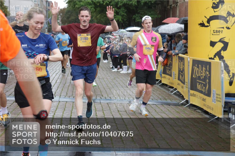 13.09.2026 - Kiel Lauf Yannick Fuchs http://msf.ph/oto/10407675 13.09.2026 10:35:09 Ziel 1640, 2268, 3400, 4022, 4028, 4449, 4951, 5247, 5386, 6578, 6603, 7960, 8164, 8266, 8750, 9220, 9261, 9264, 9541, 9853, 9988, 10065, 10475, 10676, 11368, 12095, 1307, 1667, 2044, 2432, 2449, 3180, 3470, 3547, 3603, 3864, 4608, 5218, 5576, 6225, 6941, 7006, 7273, 7672, 7928, 8195, 8480, 8746, 9276, 9389, 10361, 10549, 10904, 10905, 11163, 11374, 400, 1784, 2390, 2687, 5293, 5817, 6381, 6849, 7710, 7971, 8436, 9143, 11568, 11758, 12774, 2044, 3180, 3864, 4351, 4608, 4735 meine-sportfotos.de