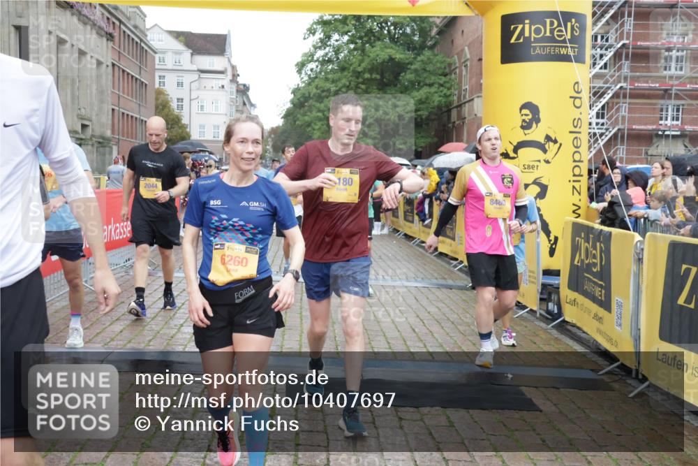 13.09.2026 - Kiel Lauf Yannick Fuchs http://msf.ph/oto/10407697 13.09.2026 10:35:11 Ziel 1640, 2390, 2687, 3400, 4022, 4028, 4449, 4951, 5247, 5386, 6578, 6603, 7960, 8164, 8266, 8750, 9220, 9261, 9264, 9541, 9853, 9988, 10065, 10475, 10676, 11368, 11758, 12095, 1307, 1667, 2268, 2432, 2449, 3470, 3547, 3603, 5218, 5576, 6225, 6941, 7006, 7273, 7672, 7960, 8195, 8746, 9276, 9389, 9988, 10361, 10549, 11163, 11374, 400, 1784, 5293, 5817, 6381, 6849, 7710, 7971, 8436, 9143, 10017, 11568, 12774, 2044, 3180, 3864, 4351, 4608, 4735, 6941 meine-sportfotos.de