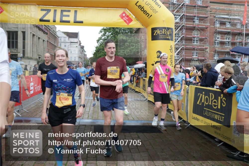 13.09.2026 - Kiel Lauf Yannick Fuchs http://msf.ph/oto/10407705 13.09.2026 10:35:11 Ziel 1640, 2390, 2687, 3400, 4022, 4028, 4449, 4951, 5247, 5386, 6578, 6603, 7960, 8164, 8266, 8750, 9220, 9261, 9264, 9541, 9853, 9988, 10065, 10475, 10676, 11368, 11758, 12095, 1307, 1667, 2268, 2432, 2449, 3470, 3547, 3603, 5218, 5576, 6225, 6941, 7006, 7273, 7672, 7960, 8195, 8746, 9276, 9389, 9988, 10361, 10549, 11163, 11374, 400, 1784, 5293, 5817, 6381, 6849, 7710, 7971, 8436, 9143, 10017, 11568, 12774, 2044, 3180, 3864, 4351, 4608, 4735, 6941 meine-sportfotos.de