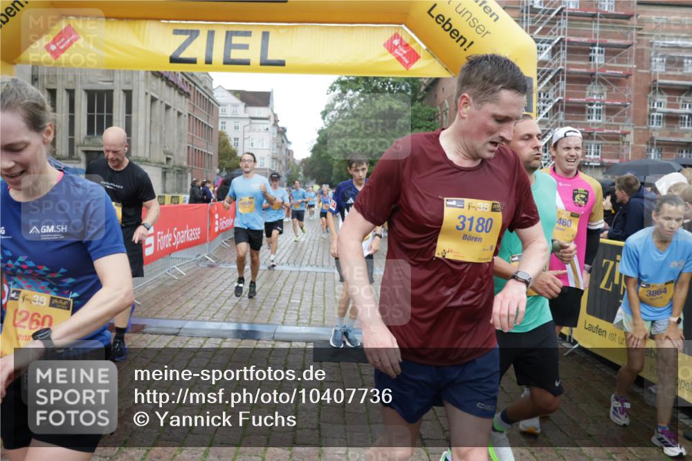13.09.2026 - Kiel Lauf Yannick Fuchs http://msf.ph/oto/10407736 13.09.2026 10:35:12 Ziel 1640, 2390, 2687, 3400, 4022, 4028, 4449, 4951, 5247, 5386, 6578, 6603, 8164, 8266, 8750, 9220, 9261, 9264, 9541, 9853, 10065, 10475, 10676, 11368, 11758, 12095, 1307, 1667, 2268, 2432, 2449, 3470, 3547, 3603, 4028, 5218, 5576, 6225, 6941, 7006, 7273, 7672, 7960, 8195, 8746, 9276, 9389, 9853, 9988, 10361, 11163, 11374, 400, 1784, 5293, 5817, 6381, 6849, 7710, 7971, 8436, 8973, 9143, 10017, 11568, 12774, 2044, 3180, 3864, 4351, 4608, 4735, 6225, 6941 meine-sportfotos.de