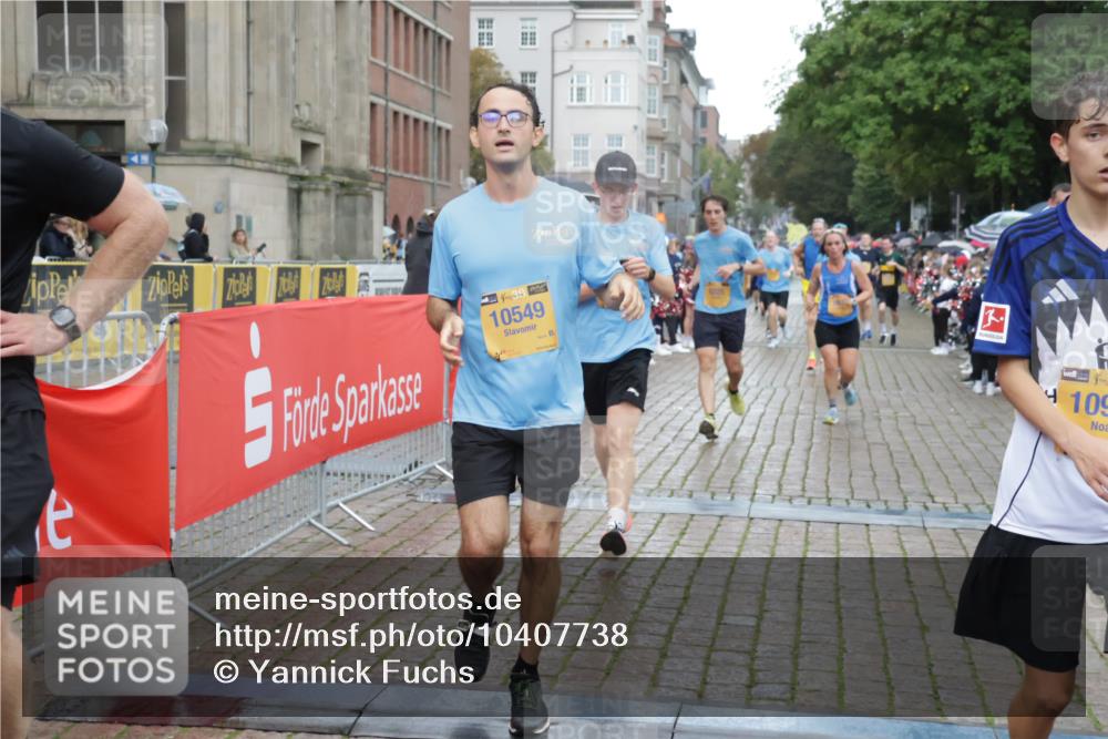 13.09.2026 - Kiel Lauf Yannick Fuchs http://msf.ph/oto/10407738 13.09.2026 10:35:13 Ziel 1640, 1784, 2390, 2687, 3400, 4022, 4449, 4951, 5247, 5386, 6578, 6603, 7971, 8164, 8266, 8750, 9220, 9261, 9264, 9541, 10065, 10475, 10676, 11368, 11568, 11758, 12095, 1307, 1667, 2268, 2432, 2449, 3470, 3547, 3603, 4028, 5218, 5247, 5576, 6225, 6941, 7006, 7273, 7672, 7960, 8195, 8746, 9276, 9389, 9853, 9988, 10361, 11163, 11374, 400, 5293, 5817, 6381, 6849, 7710, 8436, 8973, 9143, 10017, 11181, 11363, 12774, 1667, 2044, 3180, 3864, 4351, 4608, 4735, 6225, 6941 meine-sportfotos.de