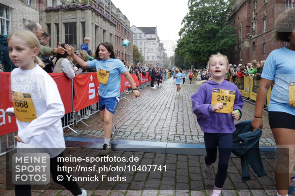 13.09.2026 - Kiel Lauf Yannick Fuchs http://msf.ph/oto/10407741 13.09.2026 09:01:24 Ziel 300, 1794, 2553, 3578, 4784, 6257, 7613, 8614, 8691, 11562, 11901, 12436, 1662, 3135, 3611, 6561, 7487, 7982, 7991, 9503, 10636, 11425, 12506, 1959, 2321, 2568, 3362, 4415, 6315, 7210, 9287, 11772, 12296, 12626, 3135, 3611, 7487, 10636 meine-sportfotos.de