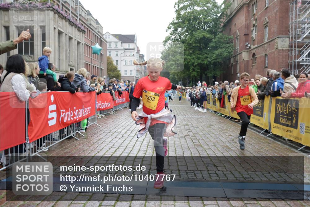 13.09.2026 - Kiel Lauf Yannick Fuchs http://msf.ph/oto/10407767 13.09.2026 09:01:28 Ziel 300, 1794, 2553, 3578, 4784, 6257, 7613, 8614, 8691, 11562, 11901, 12296, 12436, 1662, 2553, 6561, 7982, 7991, 9503, 11425, 12506, 1353, 1355, 1959, 2321, 2568, 3362, 4415, 6315, 7210, 9285, 9287, 9615, 11772, 12626, 3135, 3611, 6561, 7487, 7991, 10636, 11425 meine-sportfotos.de