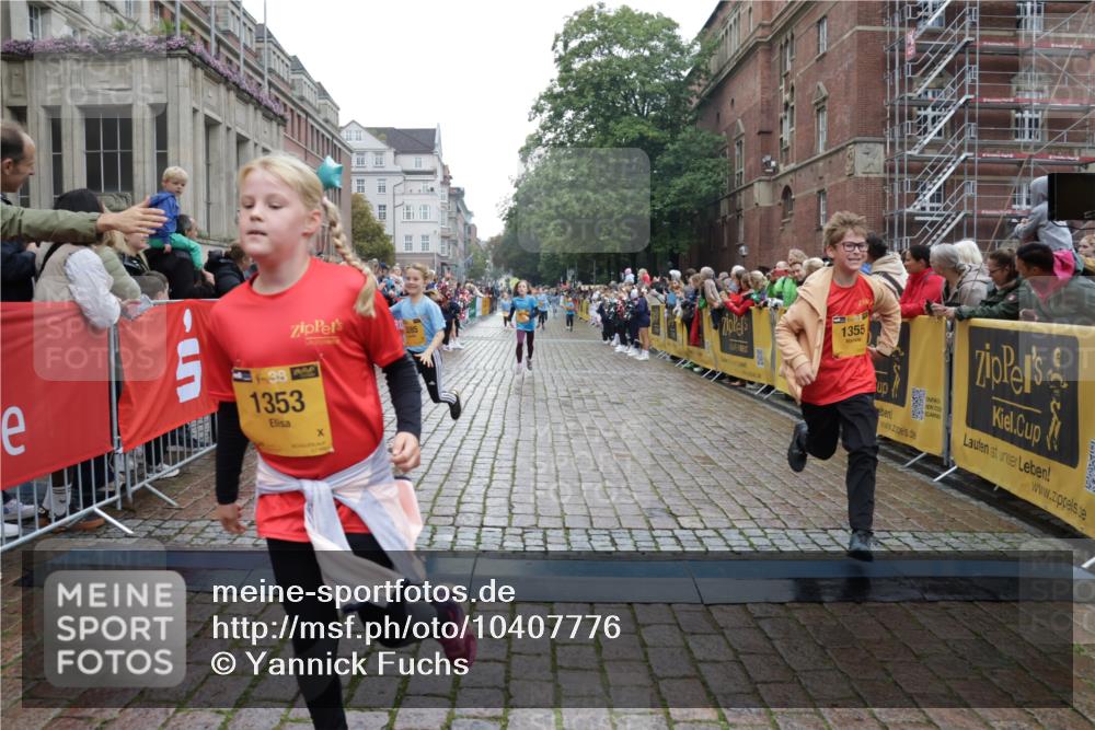 13.09.2026 - Kiel Lauf Yannick Fuchs http://msf.ph/oto/10407776 13.09.2026 09:01:29 Ziel 300, 1794, 3578, 4784, 6257, 7613, 8614, 8691, 11562, 11901, 12296, 12436, 1662, 2553, 6561, 7982, 9503, 12506, 1353, 1355, 1959, 2321, 2568, 3362, 4415, 6315, 7210, 9285, 9287, 9615, 11772, 12626, 3135, 3611, 6561, 7487, 7991, 10636, 11425 meine-sportfotos.de