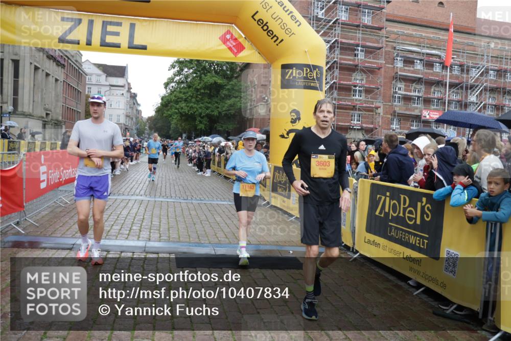 13.09.2026 - Kiel Lauf Yannick Fuchs http://msf.ph/oto/10407834 13.09.2026 10:35:31 Ziel 1993, 5151, 5293, 5698, 5817, 6381, 6849, 7280, 7710, 8436, 8973, 9143, 10017, 10483, 11181, 11363, 12766, 12774, 400, 1640, 1784, 2268, 2390, 2687, 3400, 4022, 4028, 4449, 4951, 5247, 5386, 6578, 6603, 7960, 7971, 8164, 8266, 8750, 9220, 9261, 9264, 9541, 9853, 9988, 10065, 10361, 10475, 10676, 11368, 11568, 11758, 12095, 100, 215, 1376, 2116, 2248, 3124, 3790, 4538, 6085, 6645, 7215, 7721, 8002, 8079, 8415, 8432, 8660, 8747, 10701, 10835 meine-sportfotos.de