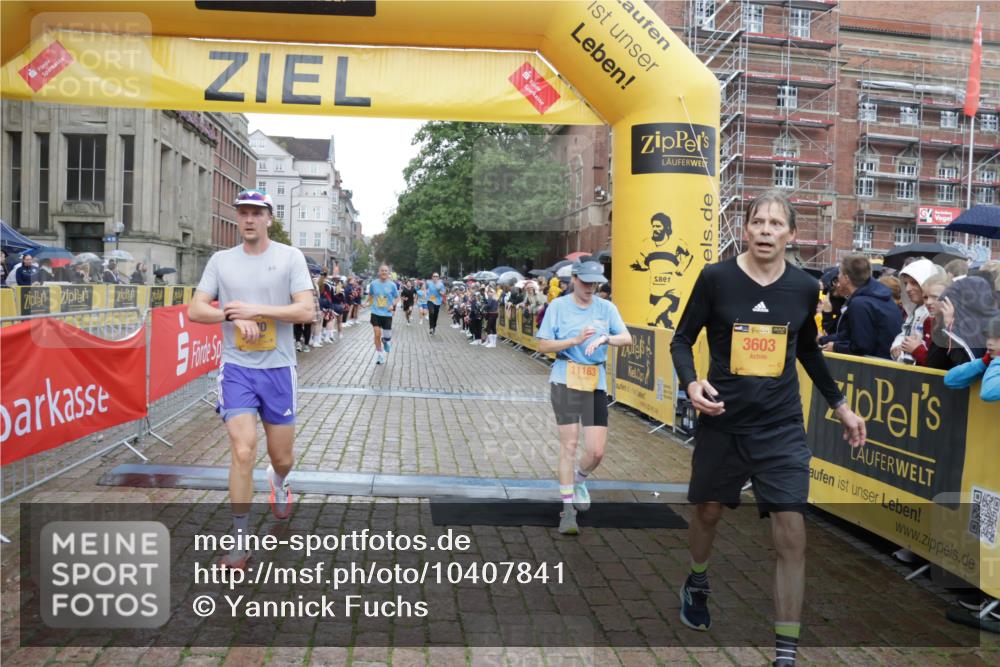 13.09.2026 - Kiel Lauf Yannick Fuchs http://msf.ph/oto/10407841 13.09.2026 10:35:32 Ziel 100, 1993, 3790, 5151, 5293, 5698, 5817, 6381, 6849, 7280, 7710, 8436, 8660, 8973, 9143, 10017, 10483, 11181, 11363, 12766, 12774, 400, 1640, 1784, 2268, 2390, 2687, 3400, 4022, 4028, 4449, 4951, 5247, 5293, 5386, 6578, 6603, 7960, 7971, 8164, 8266, 8750, 9220, 9261, 9264, 9541, 9853, 9988, 10065, 10361, 10475, 10676, 11368, 11568, 11758, 12095, 215, 1376, 2116, 2248, 2494, 3124, 4538, 6085, 6645, 7215, 7721, 8002, 8079, 8415, 8432, 8747, 10701, 10835 meine-sportfotos.de