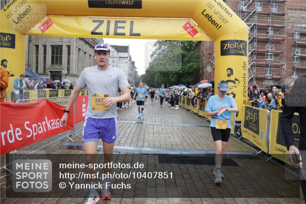 13.09.2026 - Kiel Lauf Yannick Fuchs http://msf.ph/oto/10407851 13.09.2026 10:35:32 Ziel 100, 1993, 3790, 5151, 5293, 5698, 5817, 6381, 6849, 7280, 7710, 8436, 8660, 8973, 9143, 10017, 10483, 11181, 11363, 12766, 12774, 400, 1640, 1784, 2268, 2390, 2687, 3400, 4022, 4028, 4449, 4951, 5247, 5293, 5386, 6578, 6603, 7960, 7971, 8164, 8266, 8750, 9220, 9261, 9264, 9541, 9853, 9988, 10065, 10361, 10475, 10676, 11368, 11568, 11758, 12095, 215, 1376, 2116, 2248, 2494, 3124, 4538, 6085, 6645, 7215, 7721, 8002, 8079, 8415, 8432, 8747, 10701, 10835 meine-sportfotos.de