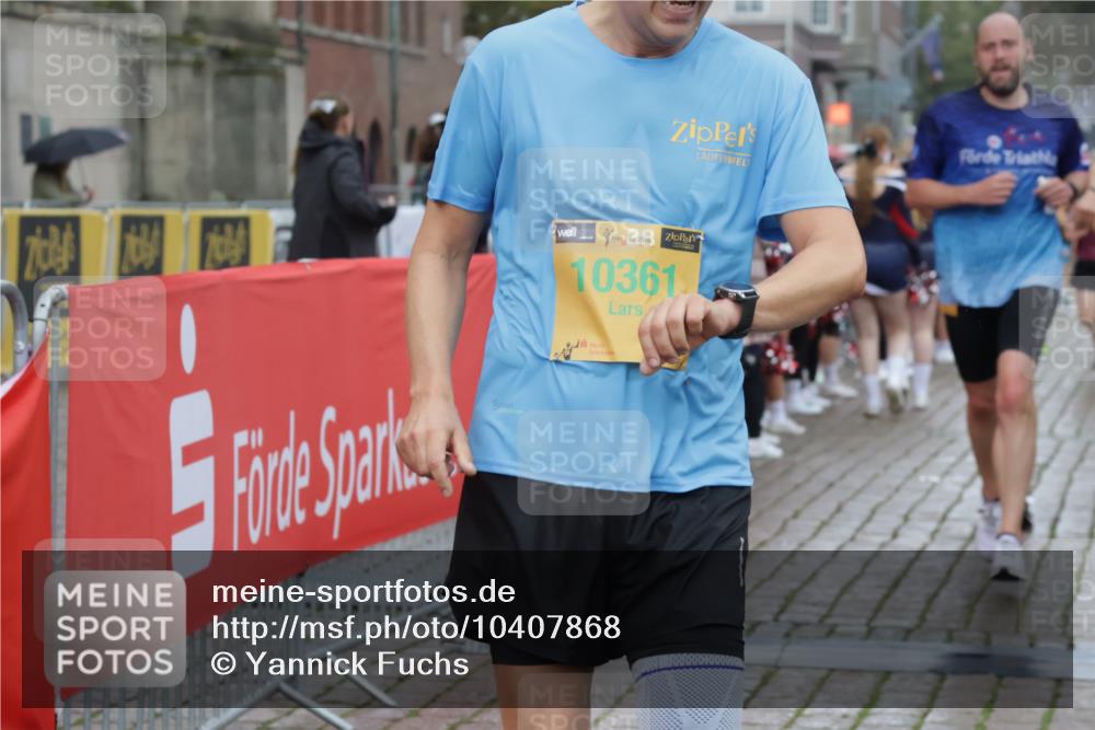 13.09.2026 - Kiel Lauf Yannick Fuchs http://msf.ph/oto/10407868 13.09.2026 10:35:35 Ziel 100, 1376, 1993, 3124, 3790, 4538, 5151, 5698, 5817, 6381, 6849, 7280, 7710, 8432, 8436, 8660, 8973, 9143, 10017, 10483, 11181, 11363, 12766, 12774, 400, 1640, 1784, 2268, 2390, 2687, 3400, 4022, 4028, 4449, 4951, 5247, 5293, 5386, 6578, 6603, 7960, 7971, 8164, 8266, 8750, 9143, 9220, 9261, 9264, 9541, 9853, 9988, 10065, 10475, 10676, 11368, 11568, 11758, 12095, 215, 343, 2116, 2248, 2494, 6085, 6645, 7215, 7721, 8002, 8079, 8393, 8415, 8557, 8747, 10701, 10835, 10998 meine-sportfotos.de