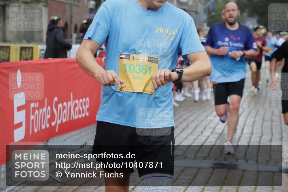 13.09.2026 - Kiel Lauf Yannick Fuchs http://msf.ph/oto/10407871 13.09.2026 10:35:35 Ziel 100, 1376, 1993, 3124, 3790, 4538, 5151, 5698, 5817, 6381, 6849, 7280, 7710, 8432, 8436, 8660, 8973, 9143, 10017, 10483, 11181, 11363, 12766, 12774, 400, 1640, 1784, 2268, 2390, 2687, 3400, 4022, 4028, 4449, 4951, 5247, 5293, 5386, 6578, 6603, 7960, 7971, 8164, 8266, 8750, 9143, 9220, 9261, 9264, 9541, 9853, 9988, 10065, 10475, 10676, 11368, 11568, 11758, 12095, 215, 343, 2116, 2248, 2494, 6085, 6645, 7215, 7721, 8002, 8079, 8393, 8415, 8557, 8747, 10701, 10835, 10998 meine-sportfotos.de