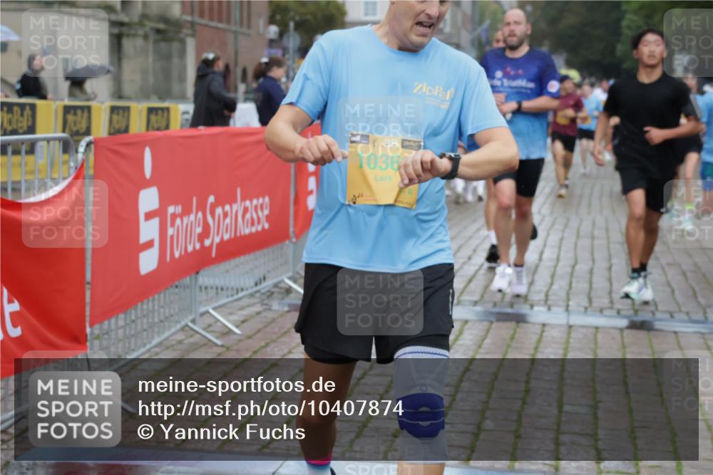13.09.2026 - Kiel Lauf Yannick Fuchs http://msf.ph/oto/10407874 13.09.2026 10:35:36 Ziel 100, 1376, 1993, 3124, 3790, 4538, 5151, 5698, 5817, 6381, 6849, 7280, 7710, 8079, 8432, 8436, 8660, 8973, 10017, 10483, 11181, 11363, 12766, 12774, 400, 1640, 1784, 2390, 2687, 3400, 4022, 4028, 4449, 4951, 5247, 5293, 5386, 6381, 6578, 6603, 7710, 7960, 7971, 8164, 8266, 8750, 9143, 9220, 9261, 9264, 9541, 9853, 9988, 10065, 10475, 10676, 11368, 11568, 11758, 12095, 215, 343, 2116, 2248, 2494, 6085, 6645, 7215, 7721, 8002, 8393, 8415, 8557, 8747, 10701, 10835, 10998 meine-sportfotos.de