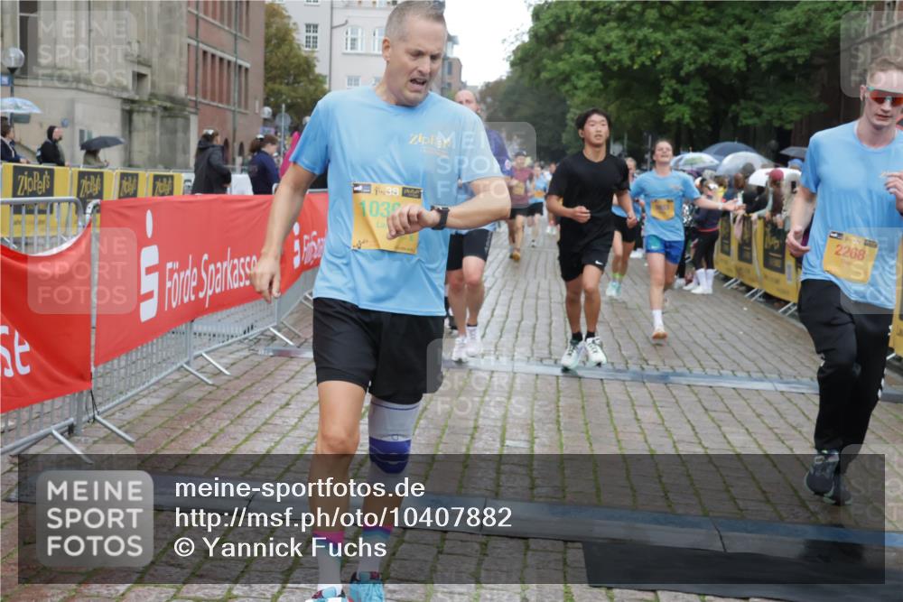 13.09.2026 - Kiel Lauf Yannick Fuchs http://msf.ph/oto/10407882 13.09.2026 10:35:36 Ziel 100, 1376, 1993, 3124, 3790, 4538, 5151, 5698, 5817, 6381, 6849, 7280, 7710, 8079, 8432, 8436, 8660, 8973, 10017, 10483, 11181, 11363, 12766, 12774, 400, 1640, 1784, 2390, 2687, 3400, 4022, 4028, 4449, 4951, 5247, 5293, 5386, 6381, 6578, 6603, 7710, 7960, 7971, 8164, 8266, 8750, 9143, 9220, 9261, 9264, 9541, 9853, 9988, 10065, 10475, 10676, 11368, 11568, 11758, 12095, 215, 343, 2116, 2248, 2494, 6085, 6645, 7215, 7721, 8002, 8393, 8415, 8557, 8747, 10701, 10835, 10998 meine-sportfotos.de