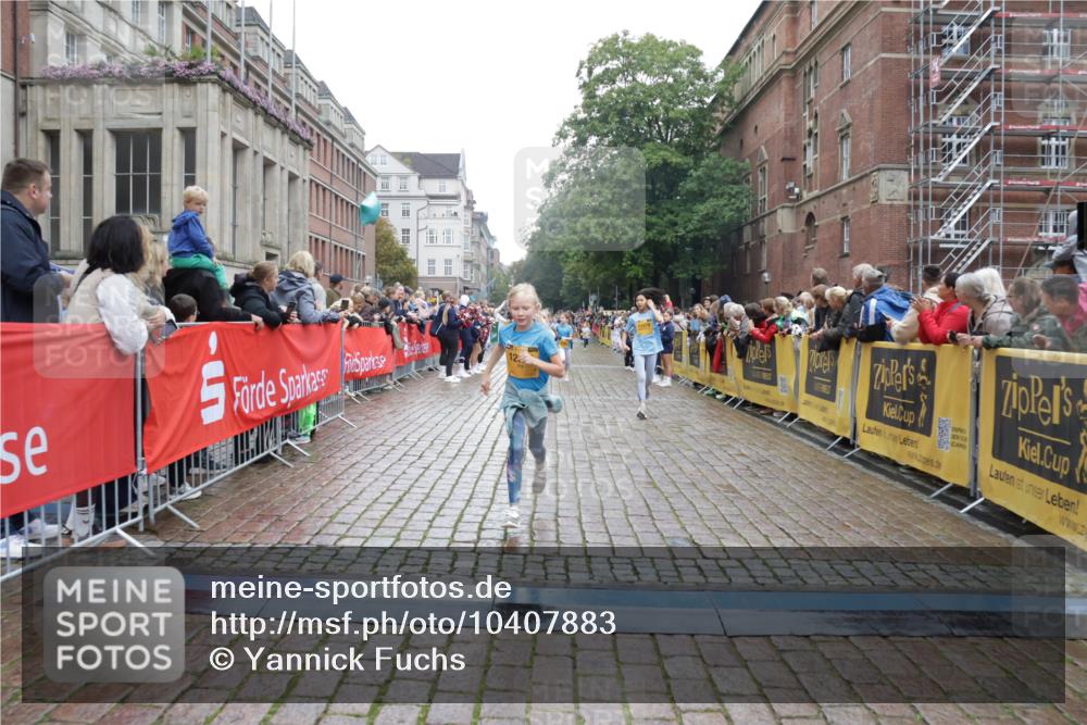 13.09.2026 - Kiel Lauf Yannick Fuchs http://msf.ph/oto/10407883 13.09.2026 09:01:42 Ziel 1353, 1355, 1959, 2321, 2568, 3362, 4415, 6315, 7210, 9285, 9287, 11772, 12296, 12626, 300, 1662, 1794, 2553, 3578, 4784, 6257, 7613, 7982, 8614, 8691, 11562, 11901, 12296, 12436, 2916, 3592, 5577, 7062, 9501, 9615, 11119, 11578, 12321, 12539, 7982, 9503, 12506 meine-sportfotos.de