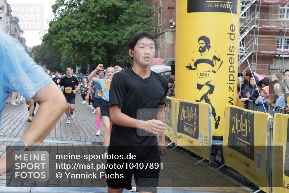 13.09.2026 - Kiel Lauf Yannick Fuchs http://msf.ph/oto/10407891 13.09.2026 10:35:38 Ziel 100, 215, 1376, 1993, 2248, 3124, 3790, 4538, 5151, 5698, 5817, 6645, 7215, 7280, 8002, 8079, 8415, 8432, 8660, 8973, 10017, 10483, 11181, 11363, 12766, 12774, 400, 1640, 1784, 2390, 2687, 3400, 4022, 4449, 4951, 5247, 5293, 5386, 6381, 6578, 6603, 6849, 7710, 7971, 8164, 8266, 8436, 8750, 9143, 9220, 9261, 9264, 9541, 10065, 10475, 10676, 11368, 11568, 11758, 12095, 12774, 343, 2116, 2494, 3811, 6085, 7619, 7721, 8393, 8557, 8747, 10701, 10835, 10998, 1640 meine-sportfotos.de