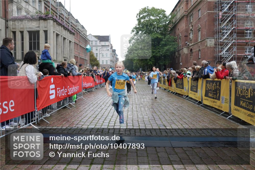 13.09.2026 - Kiel Lauf Yannick Fuchs http://msf.ph/oto/10407893 13.09.2026 09:01:42 Ziel 1353, 1355, 1959, 2321, 2568, 3362, 4415, 6315, 7210, 9285, 9287, 11772, 12296, 12626, 300, 1662, 1794, 2553, 3578, 4784, 6257, 7613, 7982, 8614, 8691, 11562, 11901, 12296, 12436, 2916, 3592, 5577, 7062, 9501, 9615, 11119, 11578, 12321, 12539, 7982, 9503, 12506 meine-sportfotos.de