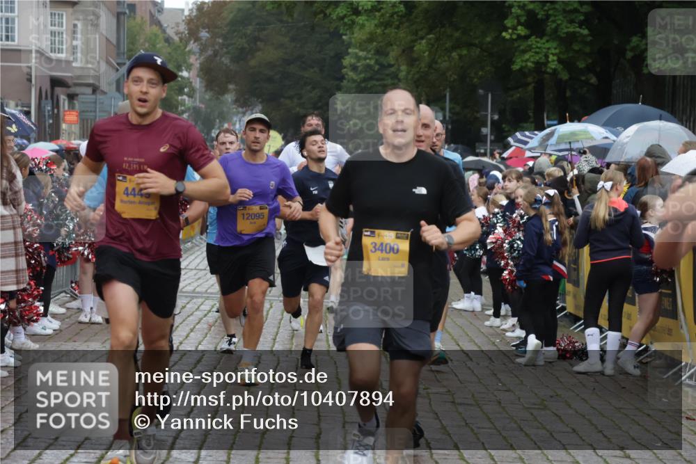 13.09.2026 - Kiel Lauf Yannick Fuchs http://msf.ph/oto/10407894 13.09.2026 10:35:39 Ziel 100, 215, 1376, 1993, 2248, 3124, 3790, 4538, 5151, 5698, 5817, 6645, 7215, 7280, 8002, 8079, 8415, 8432, 8660, 8973, 10017, 10483, 10701, 11181, 11363, 12766, 400, 1640, 1784, 2390, 2687, 3400, 4022, 4449, 4951, 5293, 5386, 5817, 6381, 6578, 6603, 6849, 7710, 7971, 8164, 8266, 8436, 8750, 9143, 9220, 9261, 9264, 9541, 10065, 10475, 10676, 11368, 11568, 11758, 12095, 12774, 343, 2116, 2494, 3811, 6085, 7619, 7721, 8393, 8557, 8747, 10835, 10998, 1640 meine-sportfotos.de