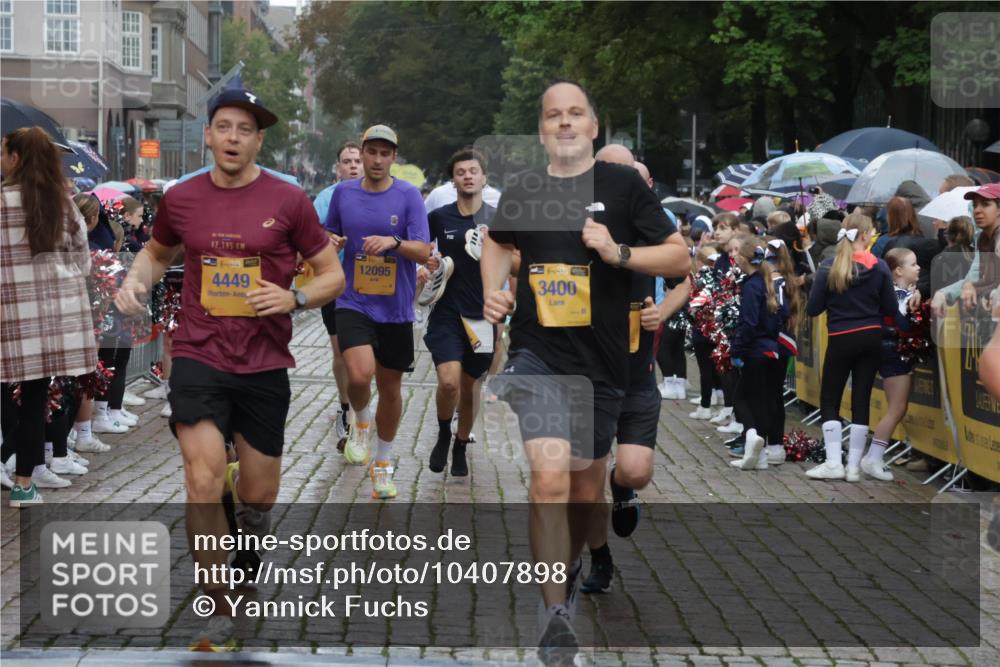 13.09.2026 - Kiel Lauf Yannick Fuchs http://msf.ph/oto/10407898 13.09.2026 10:35:40 Ziel 100, 215, 1376, 1993, 2116, 2248, 3124, 3790, 4538, 5151, 5698, 6085, 6645, 7215, 7280, 8002, 8079, 8415, 8432, 8660, 8973, 10017, 10483, 10701, 11181, 11363, 12766, 400, 1640, 1784, 2390, 2687, 3400, 4022, 4449, 4951, 5293, 5386, 5817, 6381, 6578, 6603, 6849, 7710, 7971, 8164, 8266, 8436, 8750, 9143, 9220, 9261, 9264, 10017, 10065, 10475, 10676, 11368, 11568, 11758, 12095, 12774, 343, 2494, 3811, 6634, 6957, 7619, 7721, 8393, 8557, 8747, 10835, 10998, 1640 meine-sportfotos.de