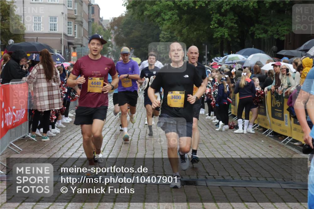 13.09.2026 - Kiel Lauf Yannick Fuchs http://msf.ph/oto/10407901 13.09.2026 10:35:40 Ziel 100, 215, 1376, 1993, 2116, 2248, 3124, 3790, 4538, 5151, 5698, 6085, 6645, 7215, 7280, 8002, 8079, 8415, 8432, 8660, 8973, 10017, 10483, 10701, 11181, 11363, 12766, 400, 1640, 1784, 2390, 2687, 3400, 4022, 4449, 4951, 5293, 5386, 5817, 6381, 6578, 6603, 6849, 7710, 7971, 8164, 8266, 8436, 8750, 9143, 9220, 9261, 9264, 10017, 10065, 10475, 10676, 11368, 11568, 11758, 12095, 12774, 343, 2494, 3811, 6634, 6957, 7619, 7721, 8393, 8557, 8747, 10835, 10998, 1640 meine-sportfotos.de