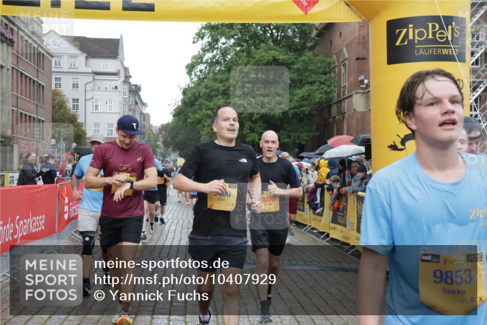 13.09.2026 - Kiel Lauf Yannick Fuchs http://msf.ph/oto/10407929 13.09.2026 10:35:42 Ziel 100, 215, 1376, 1993, 2116, 2248, 3124, 3790, 4538, 5151, 5698, 6085, 6645, 7215, 7280, 8002, 8079, 8415, 8432, 8660, 8973, 10483, 10701, 11181, 11363, 11567, 400, 1784, 2390, 2687, 4022, 4951, 5293, 5386, 5817, 6381, 6578, 6603, 6849, 7710, 7971, 8164, 8266, 8436, 8750, 8973, 9143, 9261, 9264, 10017, 10065, 10475, 11368, 11568, 11758, 12095, 12766, 12774, 343, 1321, 2494, 3634, 3811, 4889, 6634, 6957, 7619, 7721, 8393, 8557, 8747, 10835, 10998, 12286, 1640, 4022 meine-sportfotos.de