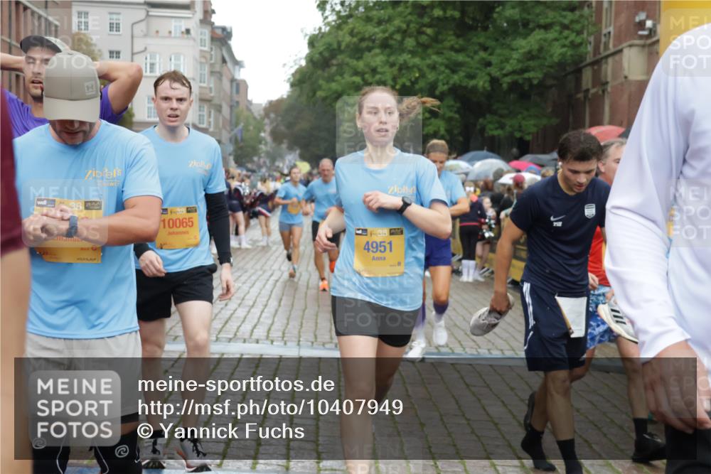 13.09.2026 - Kiel Lauf Yannick Fuchs http://msf.ph/oto/10407949 13.09.2026 10:35:45 Ziel 100, 215, 1376, 1993, 2116, 2248, 3124, 3790, 4538, 5151, 5698, 6085, 6645, 7215, 7721, 8002, 8079, 8415, 8432, 8660, 8747, 10701, 10835, 11567, 11903, 400, 1784, 1993, 2390, 2687, 4022, 5151, 5293, 5817, 6381, 6603, 6849, 7280, 7710, 7971, 8164, 8436, 8750, 8973, 9143, 9261, 9264, 10017, 10475, 10483, 11181, 11363, 11568, 11758, 12766, 12774, 343, 867, 1321, 2494, 3634, 3811, 4889, 5947, 6634, 6957, 7619, 8393, 8557, 10998, 12286, 1640, 4022, 9261 meine-sportfotos.de