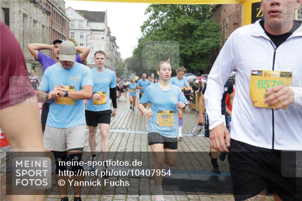13.09.2026 - Kiel Lauf Yannick Fuchs http://msf.ph/oto/10407954 13.09.2026 10:35:45 Ziel 100, 215, 1376, 1993, 2116, 2248, 3124, 3790, 4538, 5151, 5698, 6085, 6645, 7215, 7721, 8002, 8079, 8415, 8432, 8660, 8747, 10701, 10835, 11567, 11903, 400, 1784, 1993, 2390, 2687, 4022, 5151, 5293, 5817, 6381, 6603, 6849, 7280, 7710, 7971, 8164, 8436, 8750, 8973, 9143, 9261, 9264, 10017, 10475, 10483, 11181, 11363, 11568, 11758, 12766, 12774, 343, 867, 1321, 2494, 3634, 3811, 4889, 5947, 6634, 6957, 7619, 8393, 8557, 10998, 12286, 1640, 4022, 9261 meine-sportfotos.de